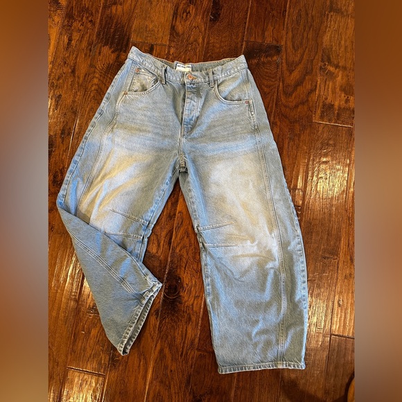 Free People structured barrel leg lends a fun retro shape. Vintage look seams. - Picture 8 of 10